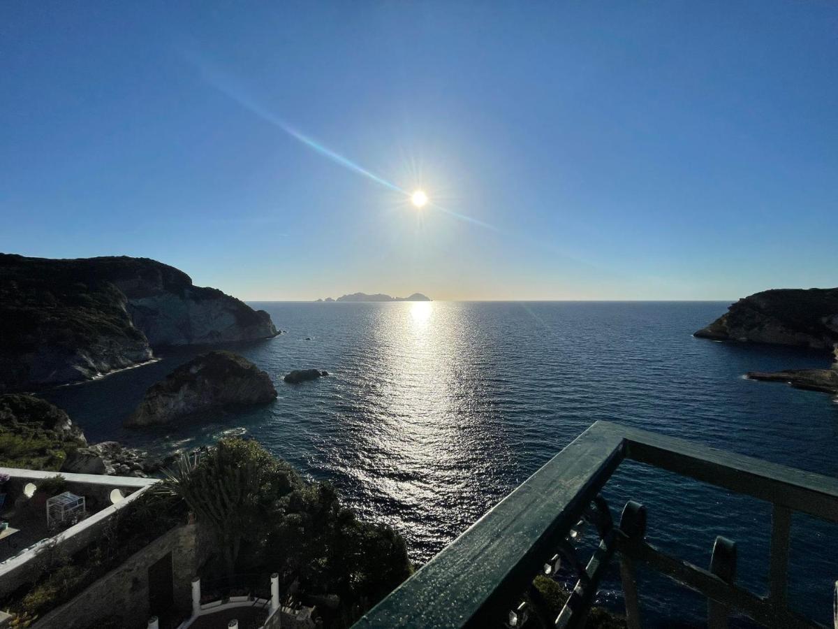 Ferienwohnung Magi - Il Tramonto Su Palmarola Ponza Exterior foto
